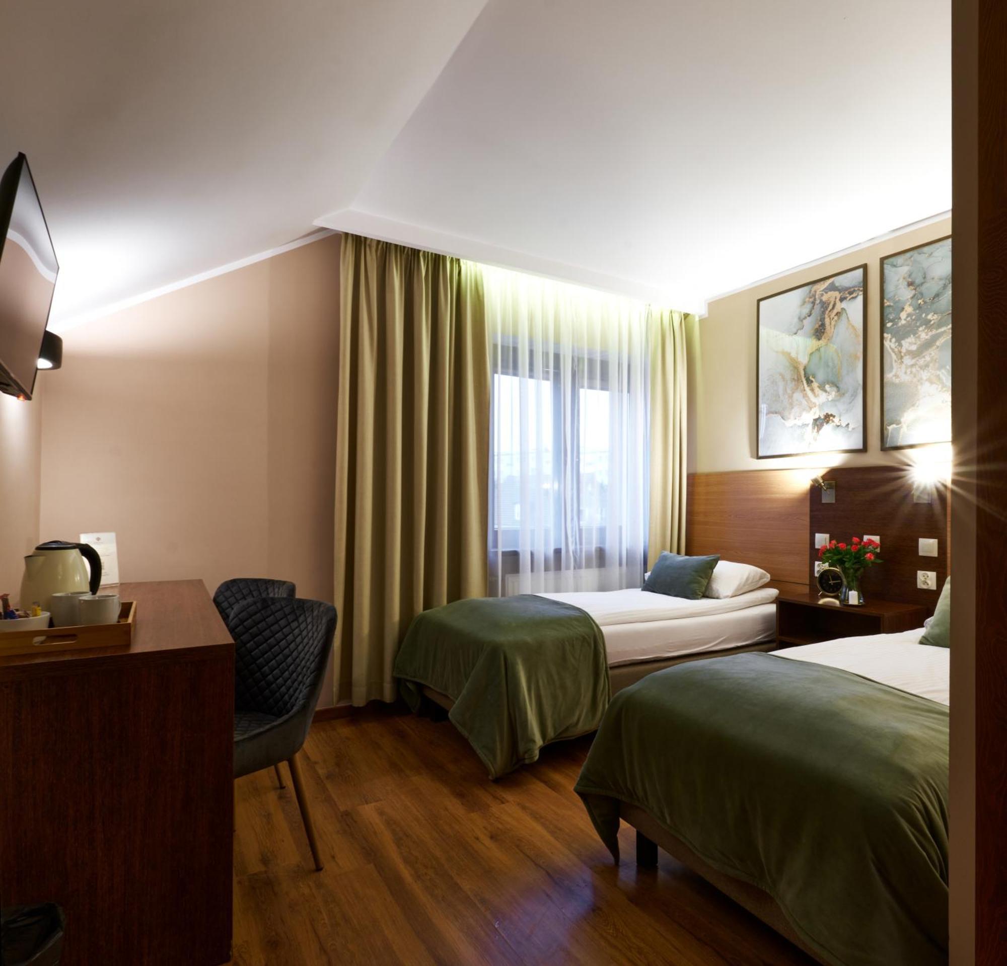 Restauracja Perla Otel Oborniki Śląskie Dış mekan fotoğraf